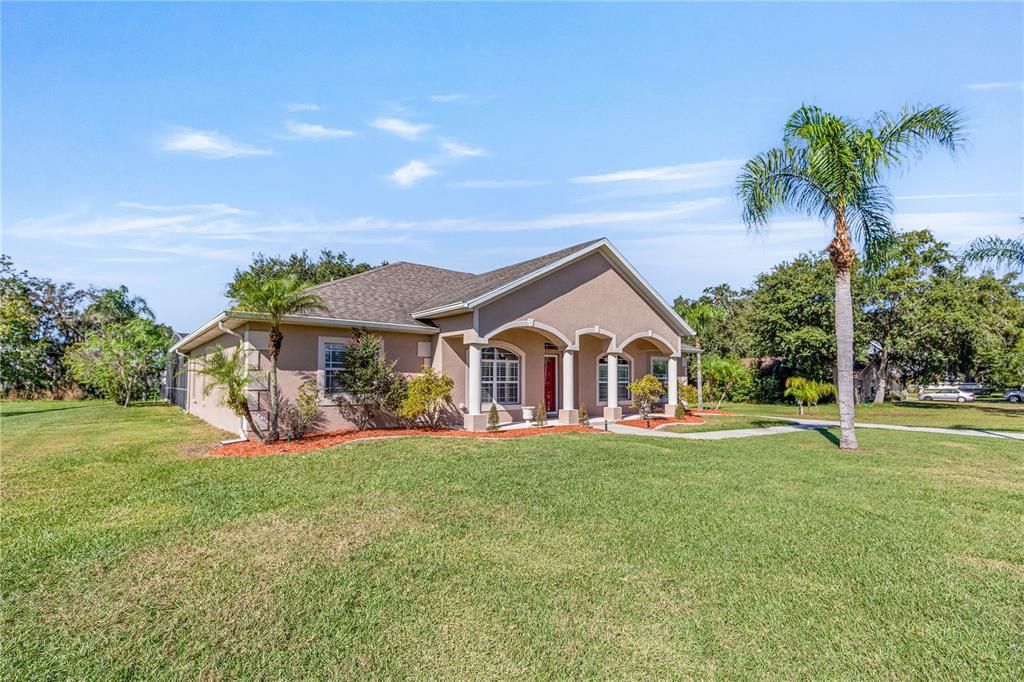 合同活跃: $690,000 (5 贝兹, 4 浴室, 3187 平方英尺)