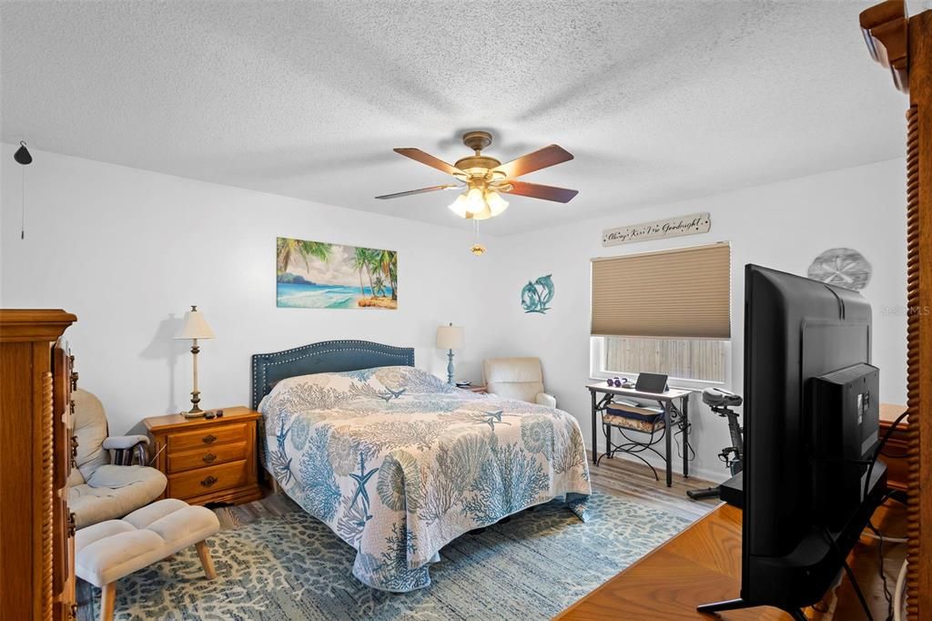 На продажу: $313,000 (3 спален, 2 ванн, 1411 Квадратных фут)