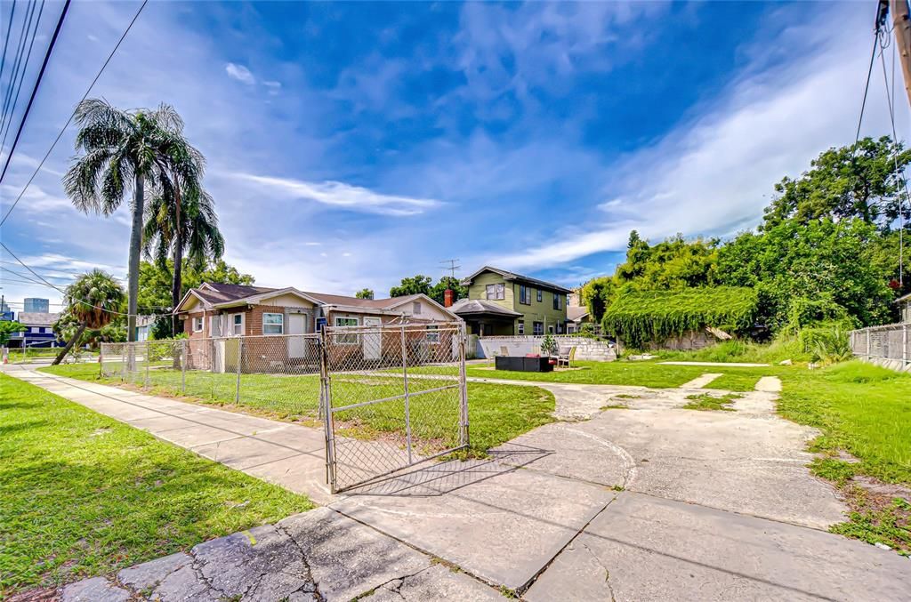 En Venta: $1,200,000 (3 camas, 3 baños, 1851 Pies cuadrados)