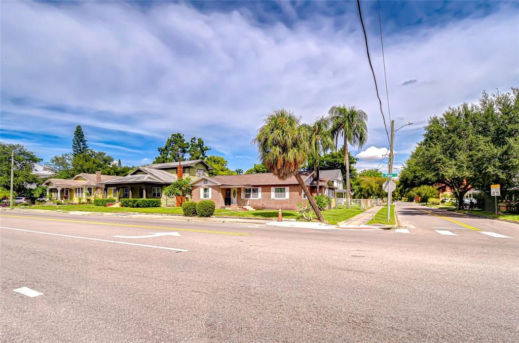 En Venta: $1,200,000 (3 camas, 3 baños, 1851 Pies cuadrados)