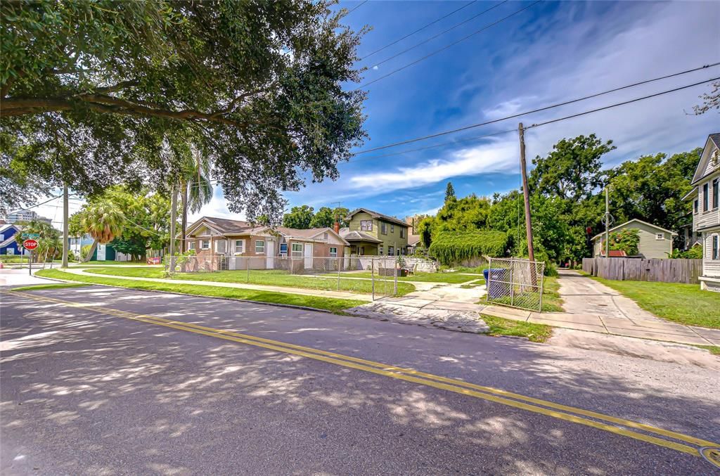 En Venta: $1,200,000 (3 camas, 3 baños, 1851 Pies cuadrados)