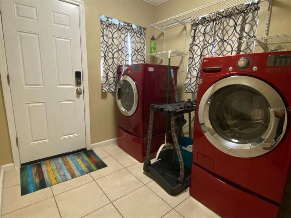 En Venta: $1,200,000 (3 camas, 3 baños, 1851 Pies cuadrados)