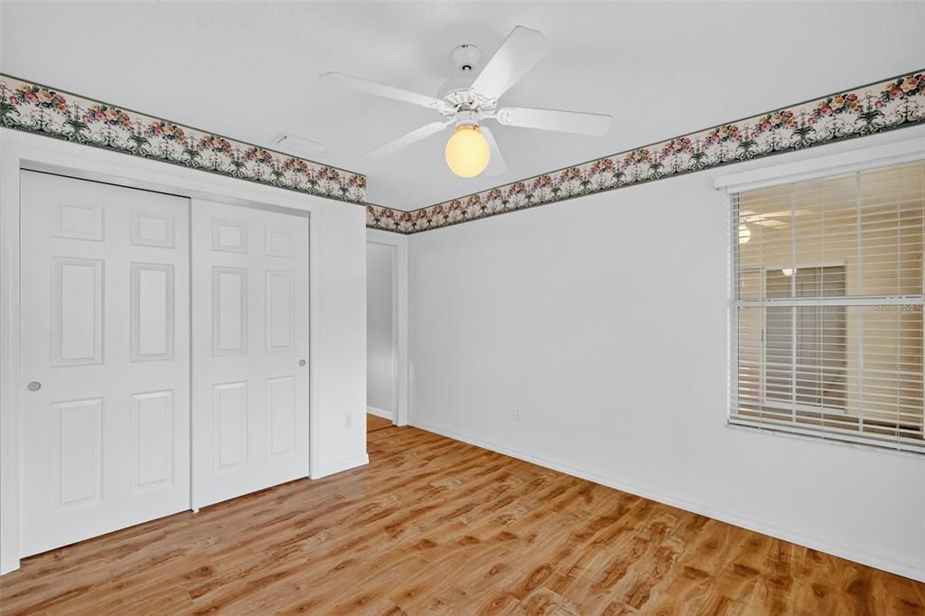 Под контрактом: $375,000 (3 спален, 2 ванн, 1858 Квадратных фут)