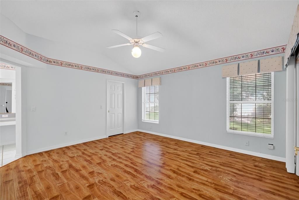 Под контрактом: $375,000 (3 спален, 2 ванн, 1858 Квадратных фут)