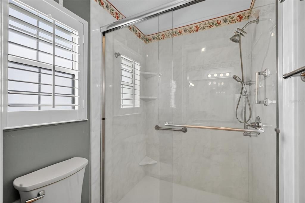 Под контрактом: $375,000 (3 спален, 2 ванн, 1858 Квадратных фут)