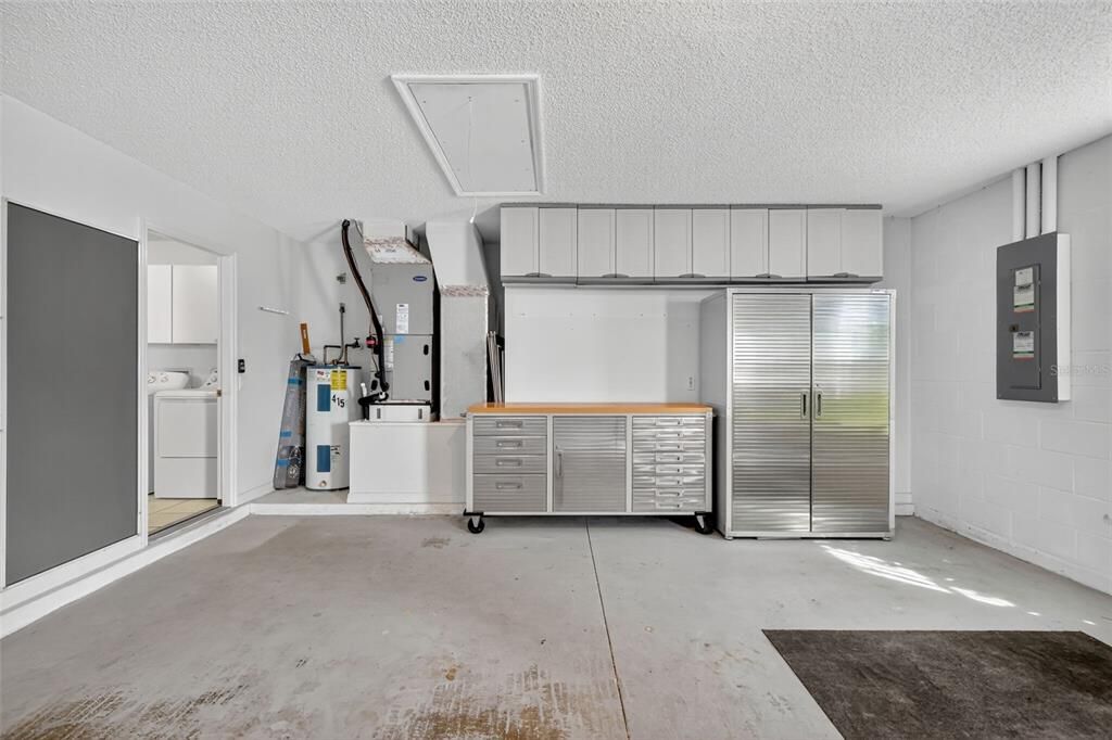 Под контрактом: $375,000 (3 спален, 2 ванн, 1858 Квадратных фут)