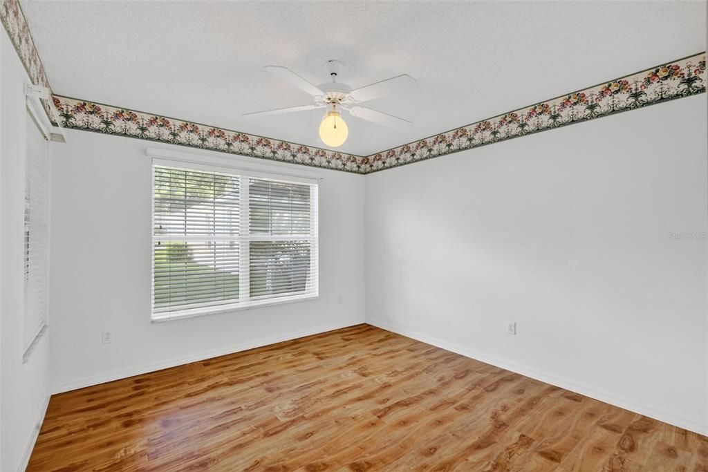 Под контрактом: $375,000 (3 спален, 2 ванн, 1858 Квадратных фут)