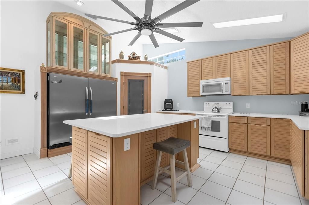 На продажу: $829,900 (4 спален, 3 ванн, 3267 Квадратных фут)