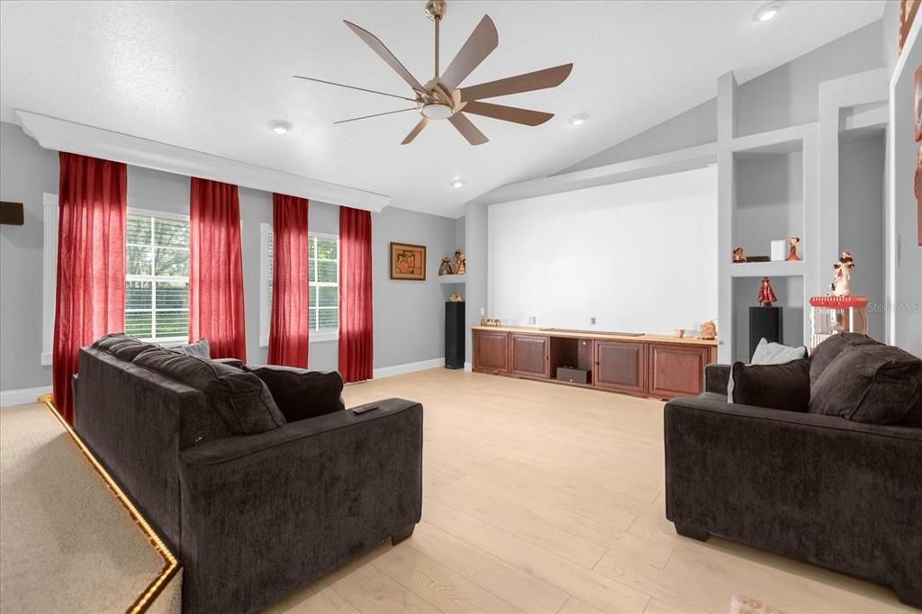 На продажу: $829,900 (4 спален, 3 ванн, 3267 Квадратных фут)