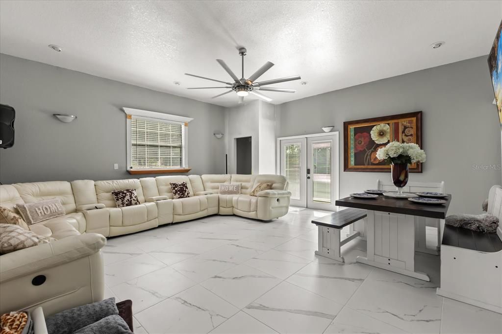 На продажу: $829,900 (4 спален, 3 ванн, 3267 Квадратных фут)