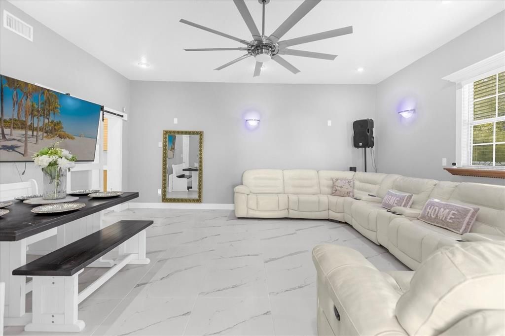 На продажу: $829,900 (4 спален, 3 ванн, 3267 Квадратных фут)