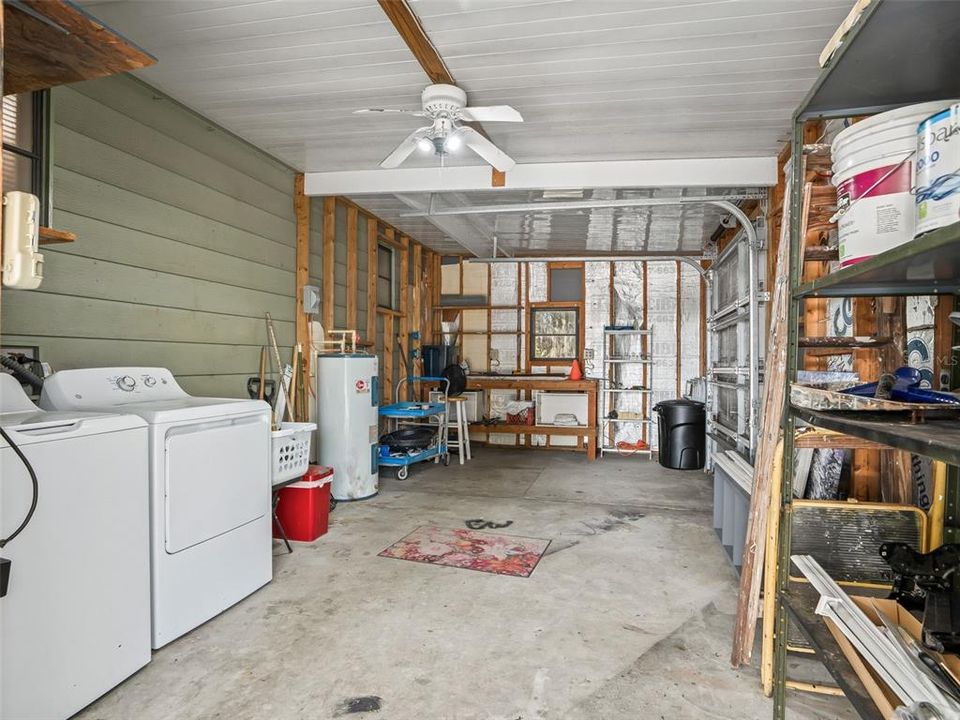 合同活跃: $214,500 (2 贝兹, 2 浴室, 1300 平方英尺)