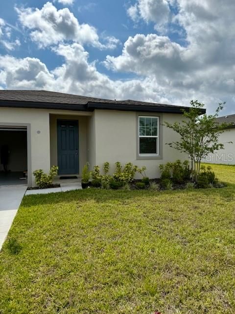 For Rent: $2,100 (4 beds, 2 baths, 1823 Square Feet)