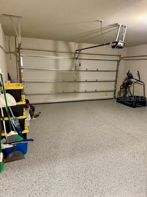 For Rent: $2,100 (4 beds, 2 baths, 1823 Square Feet)