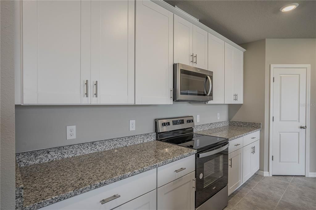 For Rent: $2,100 (4 beds, 2 baths, 1823 Square Feet)