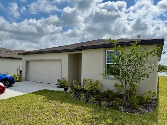 For Rent: $2,100 (4 beds, 2 baths, 1823 Square Feet)