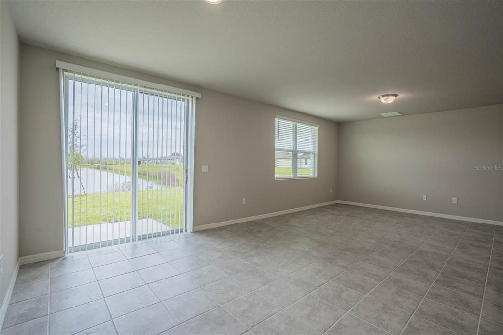 For Rent: $2,100 (4 beds, 2 baths, 1823 Square Feet)