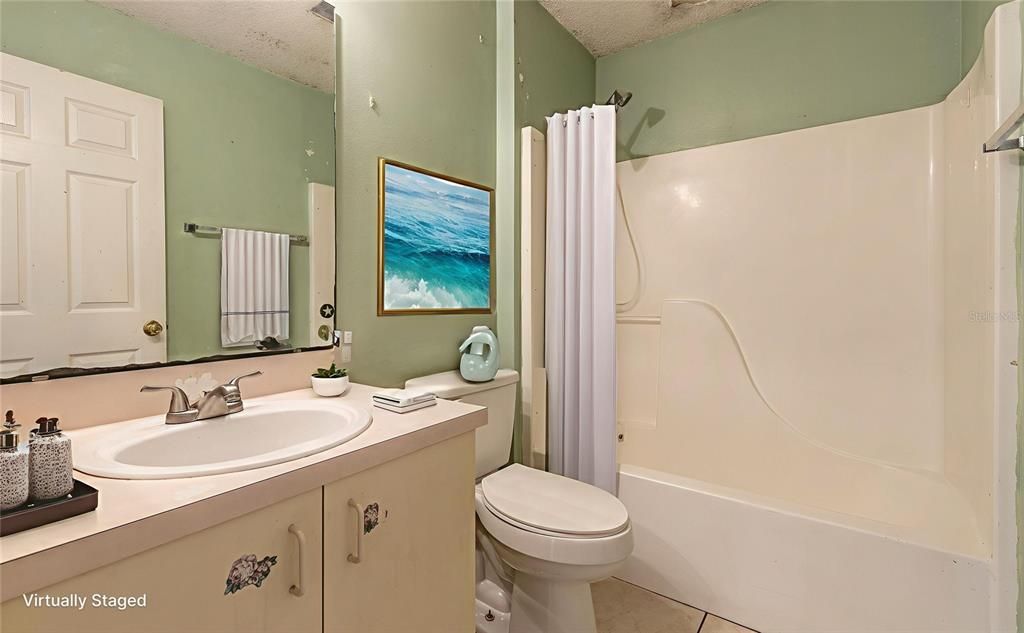 合同活跃: $224,900 (3 贝兹, 2 浴室, 1208 平方英尺)