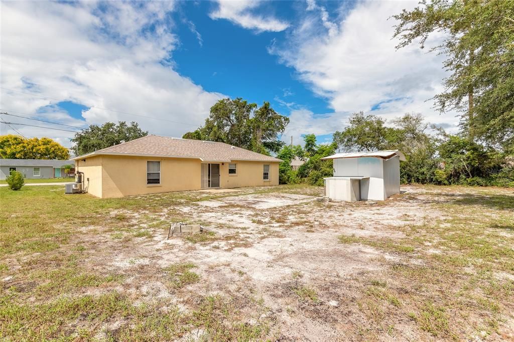 合同活跃: $224,900 (3 贝兹, 2 浴室, 1208 平方英尺)