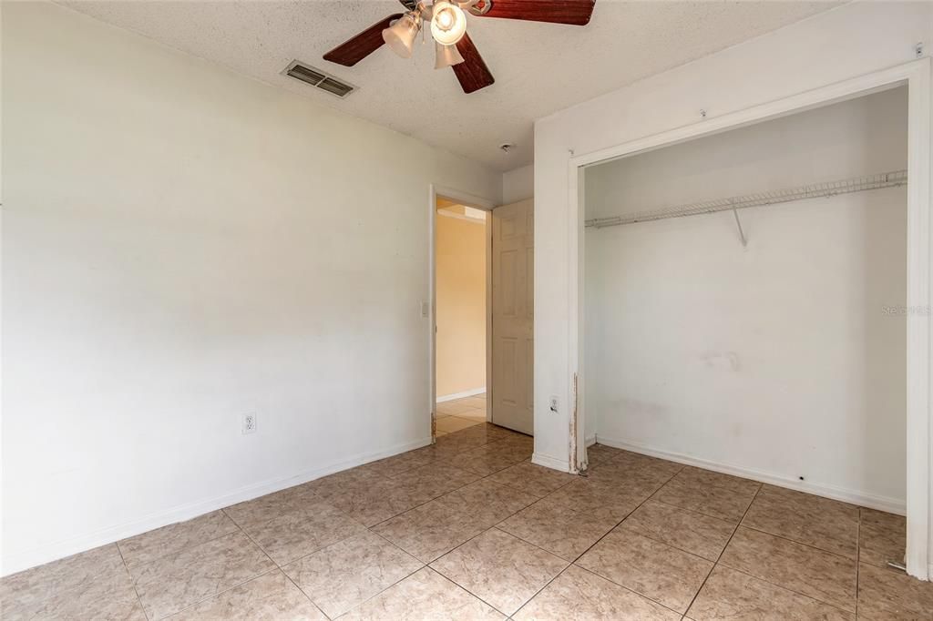 合同活跃: $224,900 (3 贝兹, 2 浴室, 1208 平方英尺)