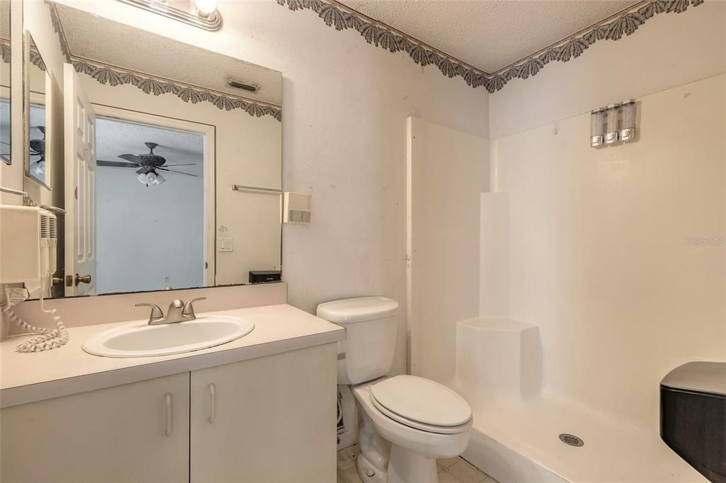 合同活跃: $224,900 (3 贝兹, 2 浴室, 1208 平方英尺)