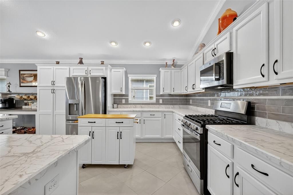 На продажу: $550,000 (3 спален, 3 ванн, 1905 Квадратных фут)