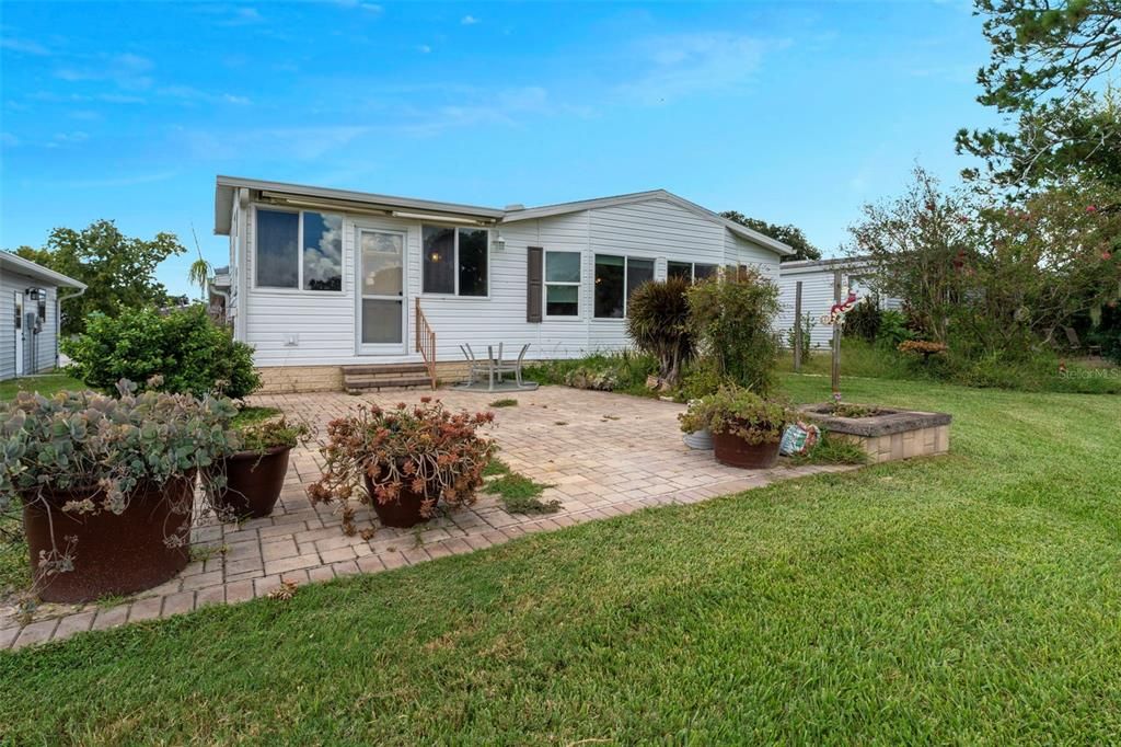 For Sale: $154,900 (2 beds, 2 baths, 1456 Square Feet)