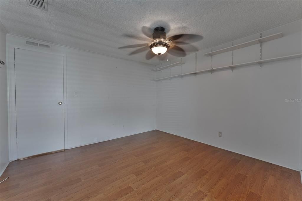 For Sale: $154,900 (2 beds, 2 baths, 1456 Square Feet)