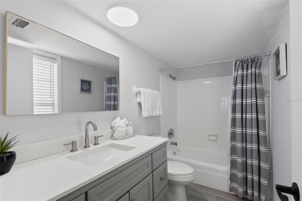 На продажу: $375,000 (2 спален, 2 ванн, 1016 Квадратных фут)