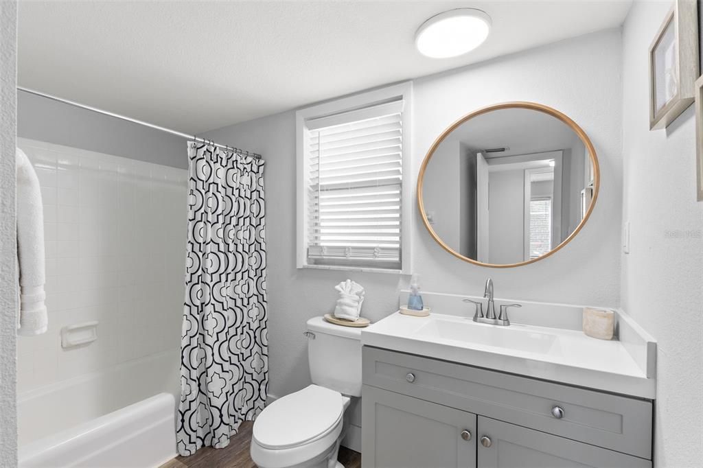 На продажу: $375,000 (2 спален, 2 ванн, 1016 Квадратных фут)