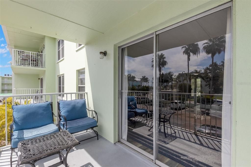 На продажу: $375,000 (2 спален, 2 ванн, 1016 Квадратных фут)