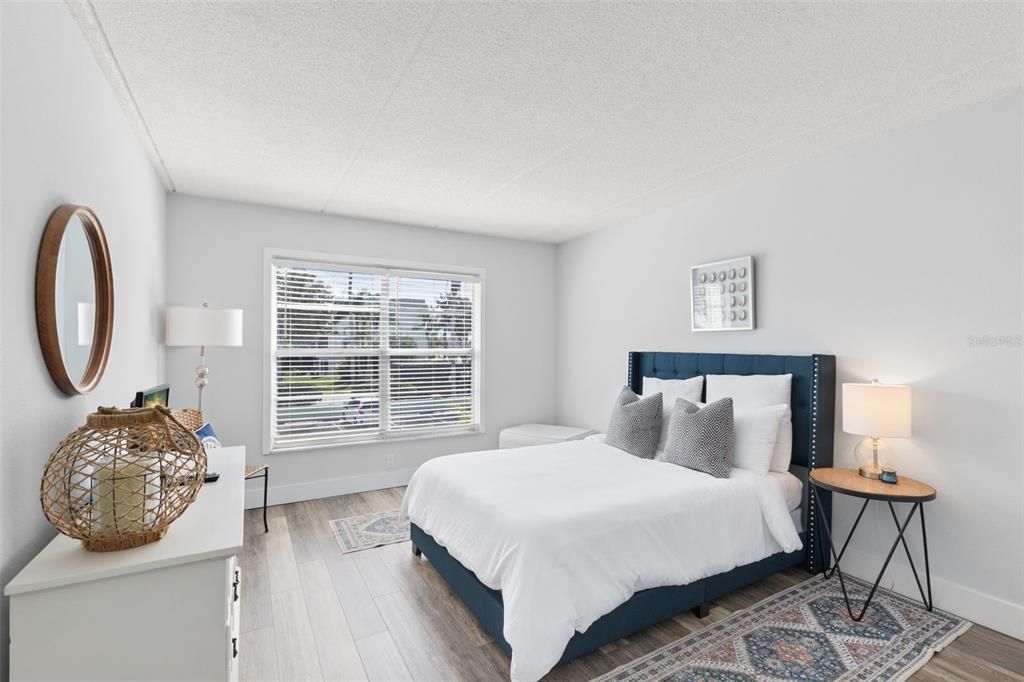 На продажу: $375,000 (2 спален, 2 ванн, 1016 Квадратных фут)