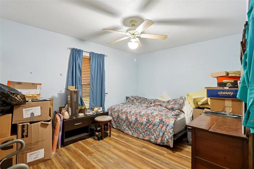 На продажу: $359,999 (3 спален, 2 ванн, 1677 Квадратных фут)