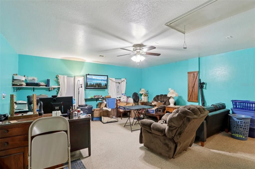 На продажу: $359,999 (3 спален, 2 ванн, 1677 Квадратных фут)