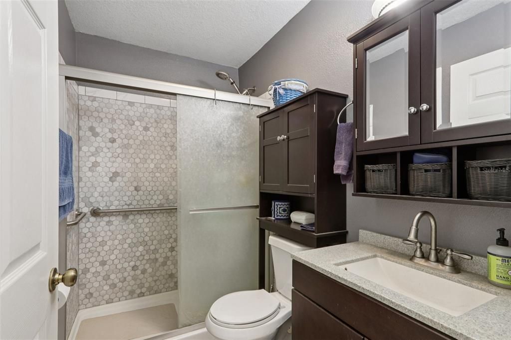 На продажу: $359,999 (3 спален, 2 ванн, 1677 Квадратных фут)