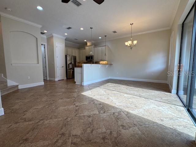 合同活跃: $3,075 (4 贝兹, 3 浴室, 1834 平方英尺)