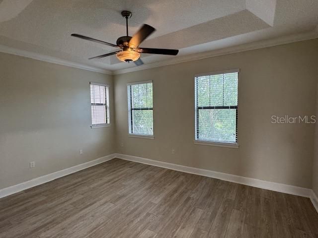 合同活跃: $3,075 (4 贝兹, 3 浴室, 1834 平方英尺)