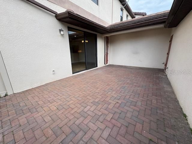 合同活跃: $3,075 (4 贝兹, 3 浴室, 1834 平方英尺)