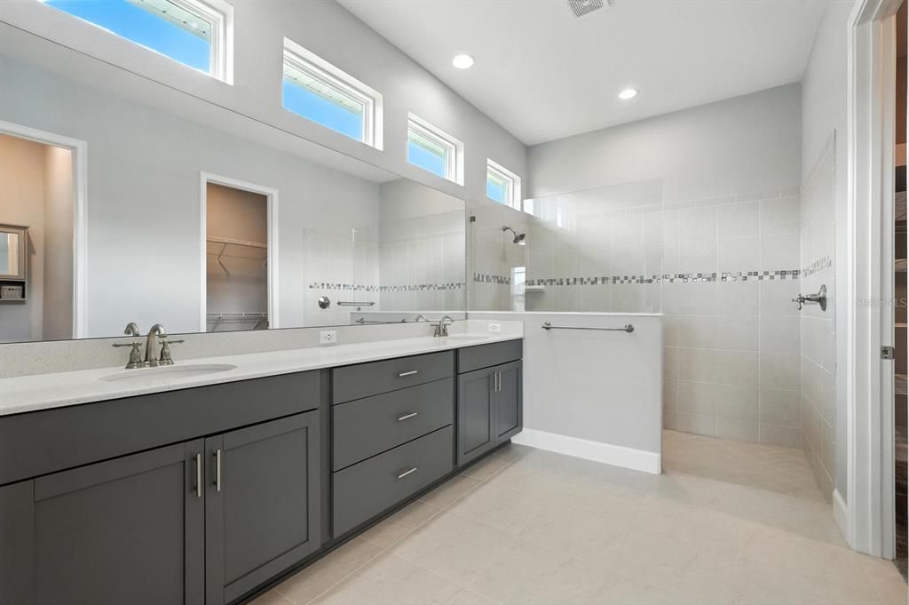 待售: $734,900 (4 贝兹, 3 浴室, 2479 平方英尺)