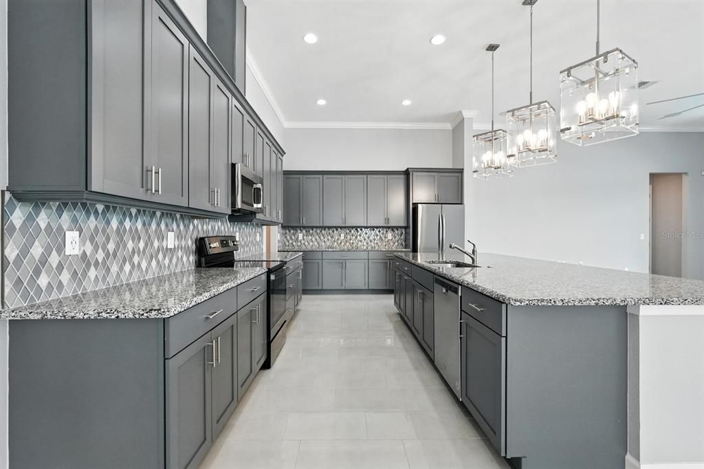 待售: $734,900 (4 贝兹, 3 浴室, 2479 平方英尺)