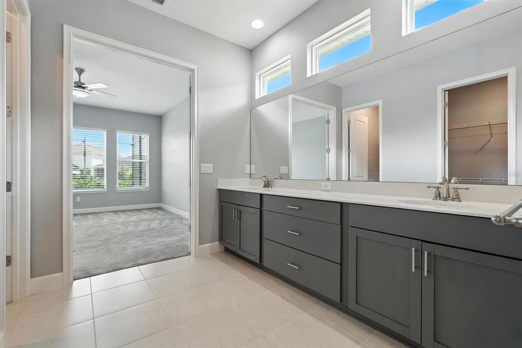 待售: $734,900 (4 贝兹, 3 浴室, 2479 平方英尺)