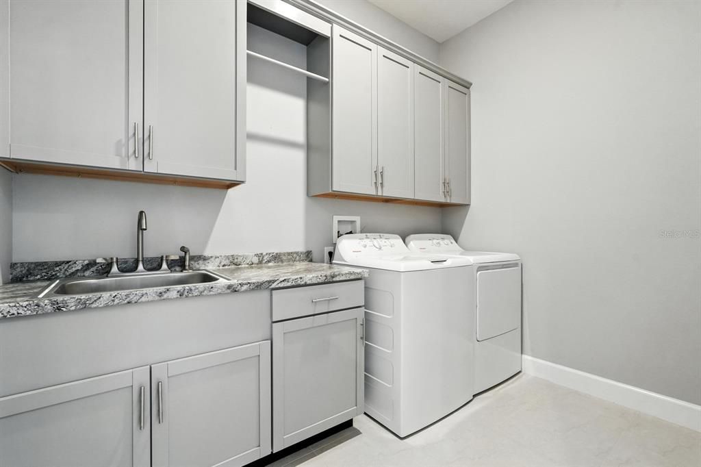 待售: $734,900 (4 贝兹, 3 浴室, 2479 平方英尺)