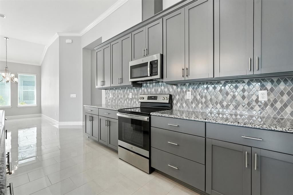 待售: $734,900 (4 贝兹, 3 浴室, 2479 平方英尺)