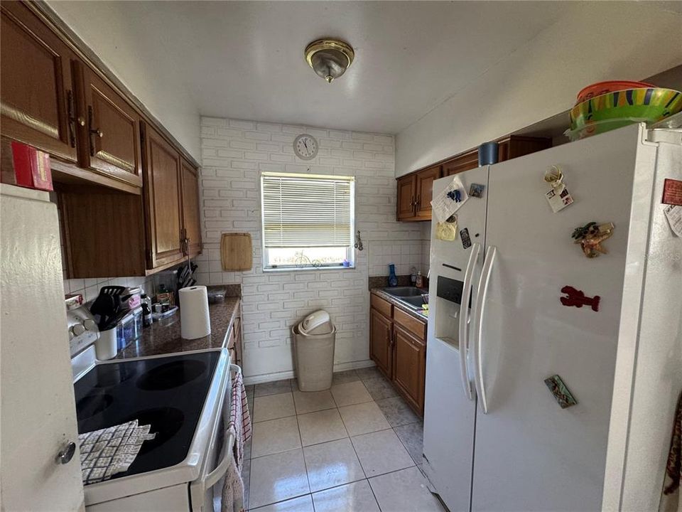 合同活跃: $249,900 (2 贝兹, 1 浴室, 1194 平方英尺)