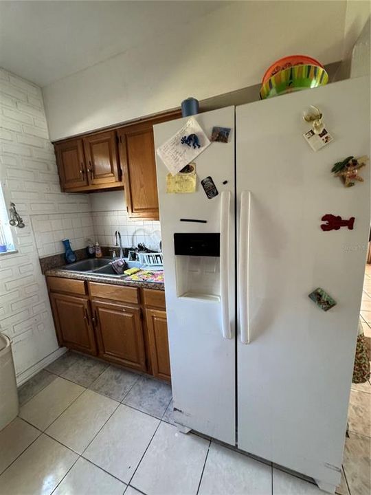 合同活跃: $249,900 (2 贝兹, 1 浴室, 1194 平方英尺)