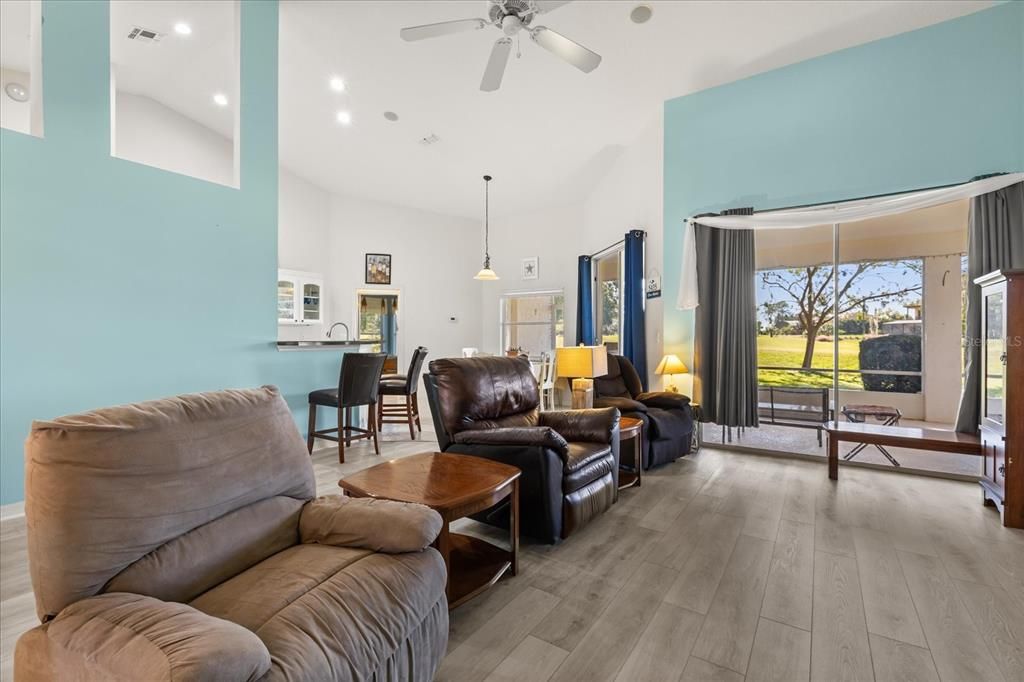 En Venta: $410,000 (3 camas, 2 baños, 1821 Pies cuadrados)