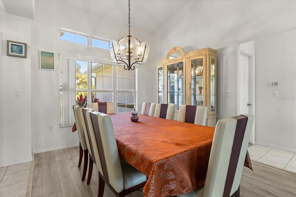 En Venta: $410,000 (3 camas, 2 baños, 1821 Pies cuadrados)