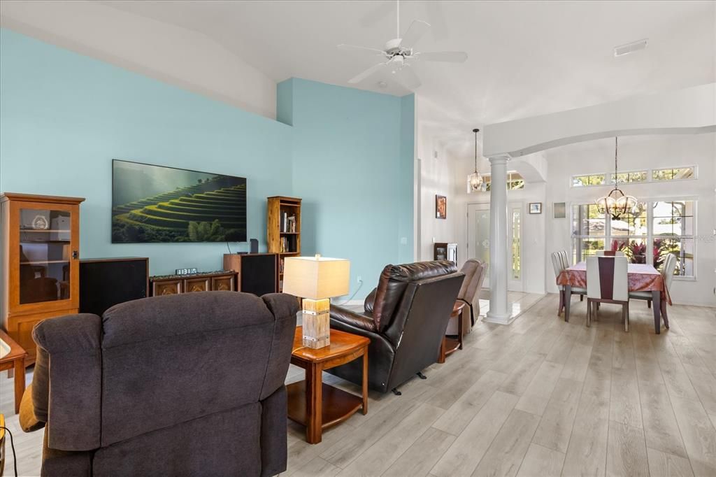 En Venta: $410,000 (3 camas, 2 baños, 1821 Pies cuadrados)