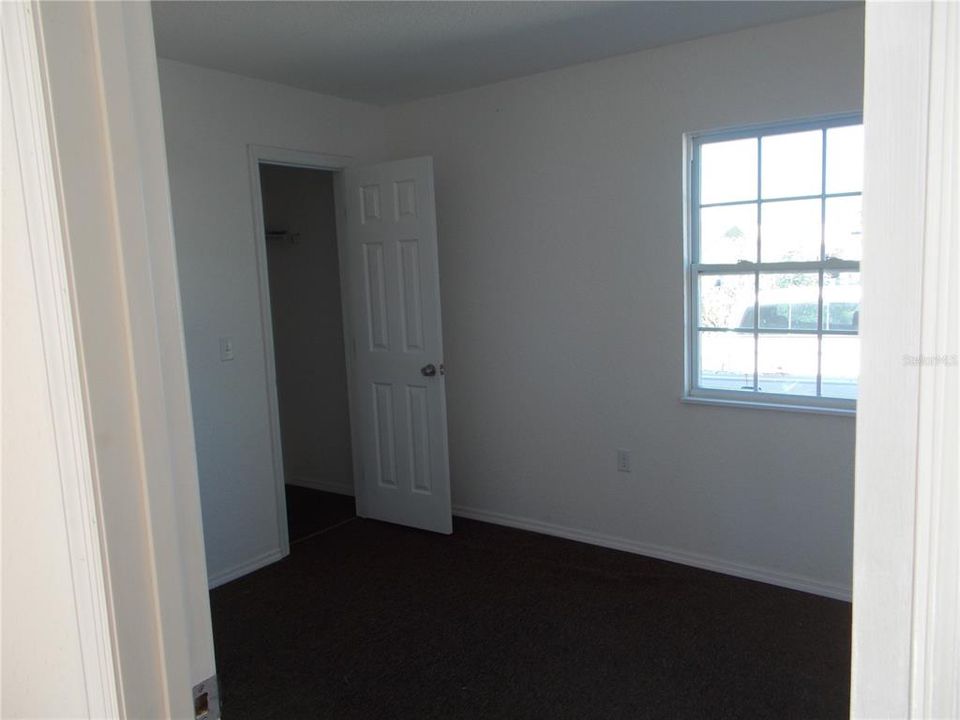 Под контрактом: $150,000 (2 спален, 1 ванн, 858 Квадратных фут)