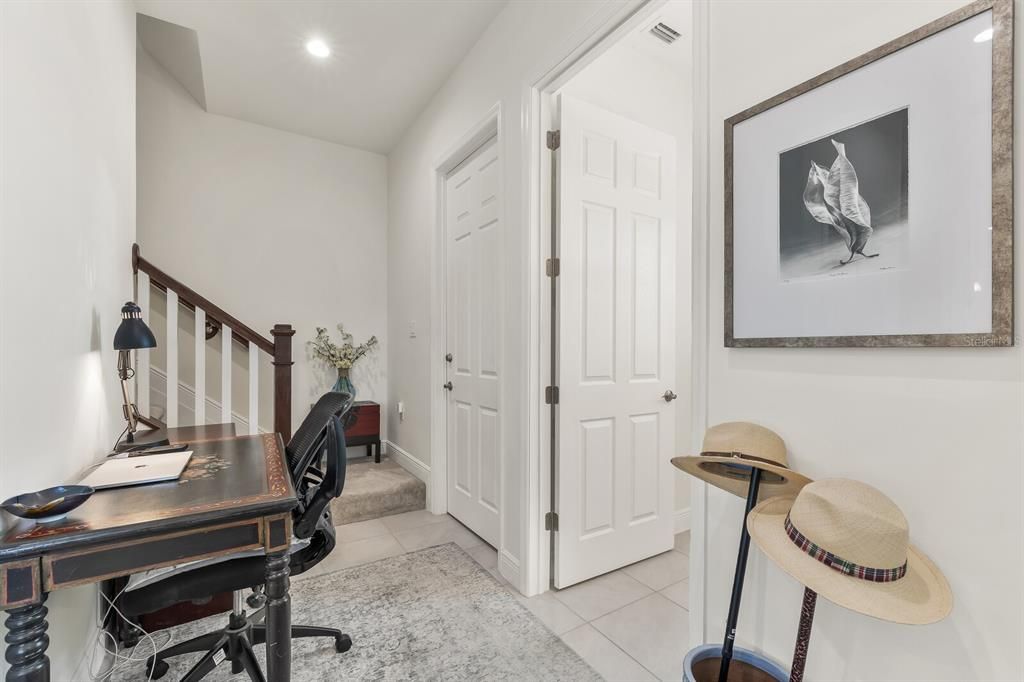 Под контрактом: $580,000 (4 спален, 3 ванн, 2620 Квадратных фут)